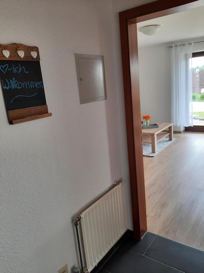 Moderne Wohnung Im Grunen Mit Schoner Terasse テットナング エクステリア 写真