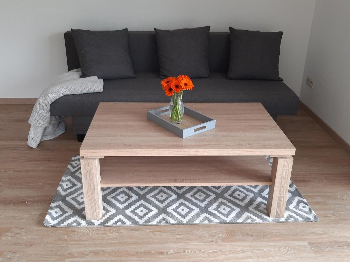Moderne Wohnung Im Grunen Mit Schoner Terasse テットナング エクステリア 写真